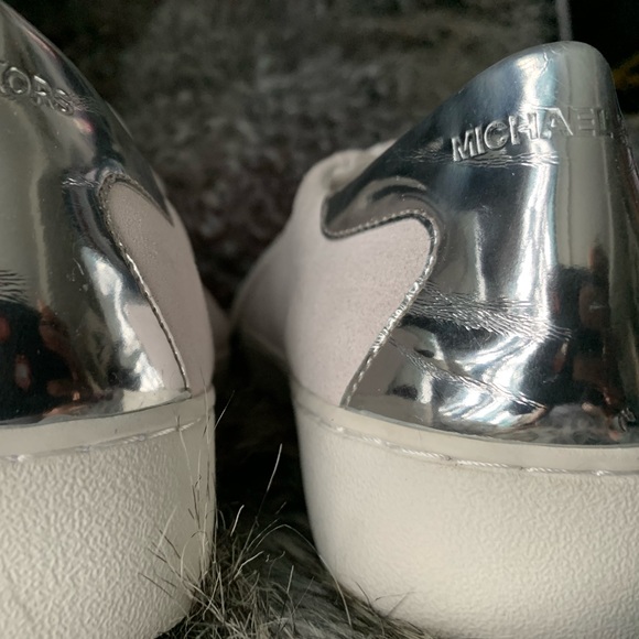 SNEAKERS - Picture 4 of 5